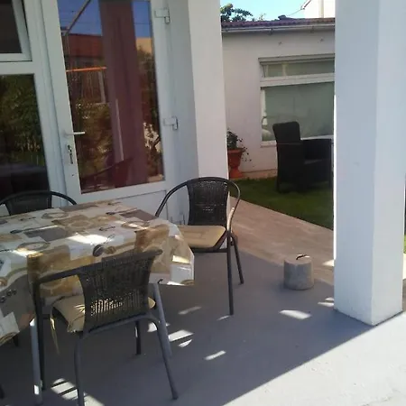 Lovely Near Centrum Apartament