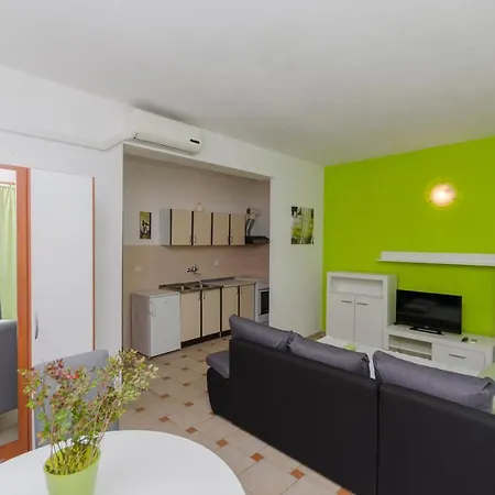 Apartament Lovely Near Centrum Vodice